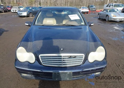 2002 Mercedes-Benz C 320 from USA, damaged, VIN WDBRF64J52F276233